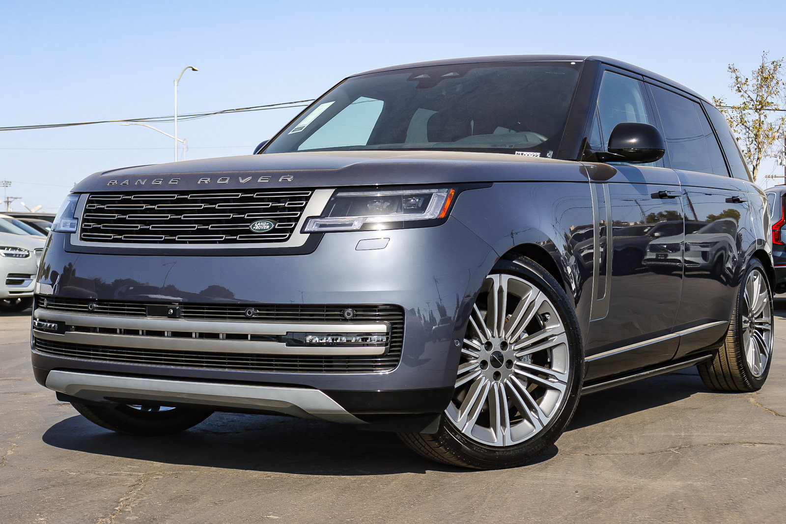 New 2026 Land Rover Range Rover Long Wheelbase SE AWD/4WD image 1
