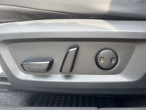 Used 2023 Nissan Rogue SV w/ SV Premium B Package image 38