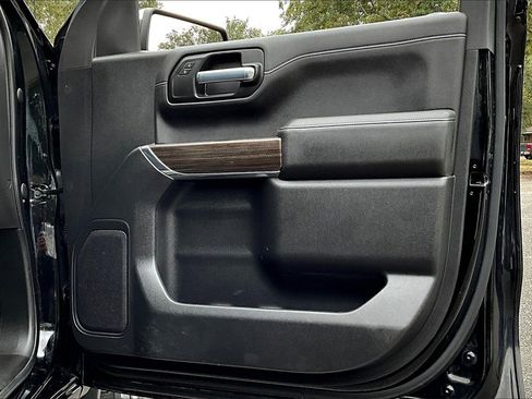 Used 2021 Chevrolet Silverado 1500 LT image 25