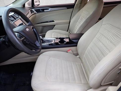 Used 2016 Ford Fusion SE FWD image 10