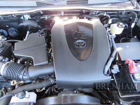 Used 2022 Toyota Tacoma Limited w/ Nightshade Package image 12