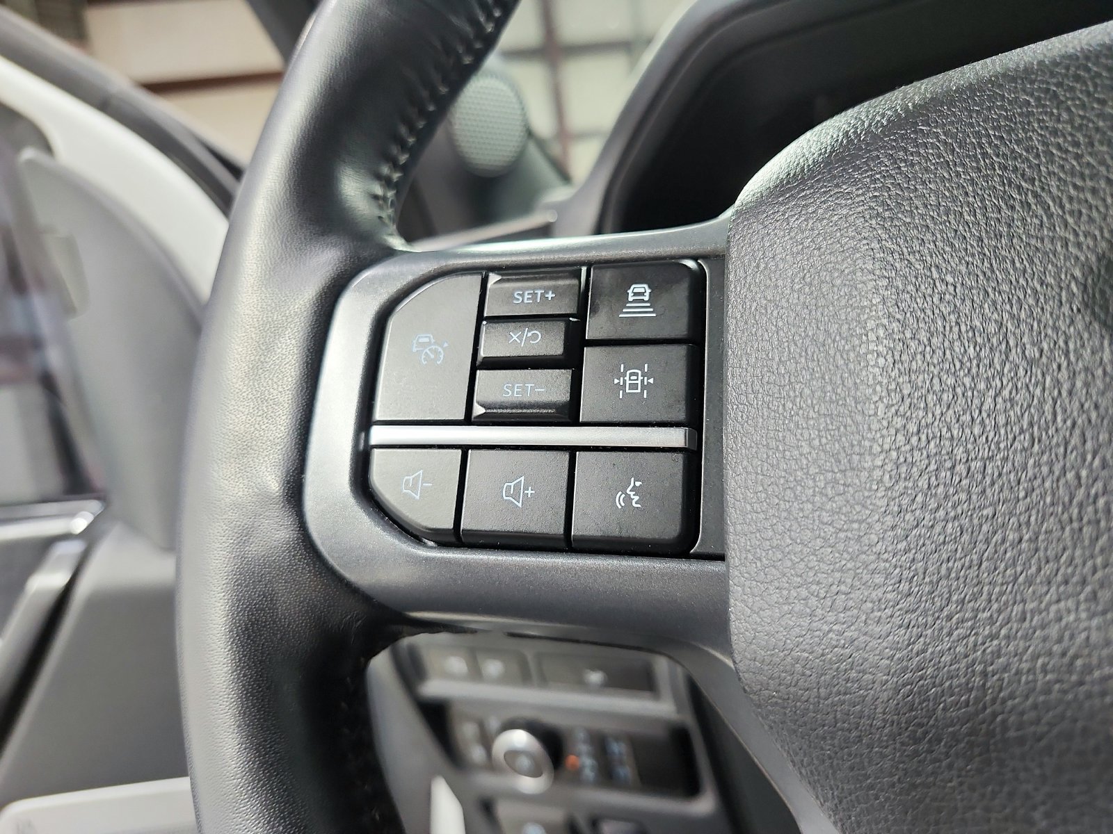 Used 2024 Ford F150 Lariat AWD/4WD image 23