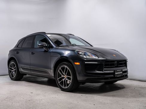 Used 2023 Porsche Macan AWD/4WD image 9