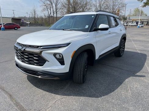 Used 2025 Chevrolet TrailBlazer ACTIV w/ Convenience Package image 3