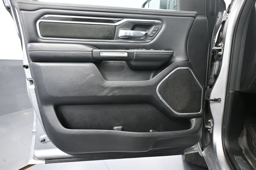 Used 2021 RAM 1500 Laramie w/ Sport Appearance Package AWD/4WD image 13
