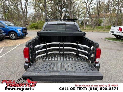 Used 2016 Toyota Tacoma TRD Off-Road w/ Premium & Technology Package AWD/4WD image 9