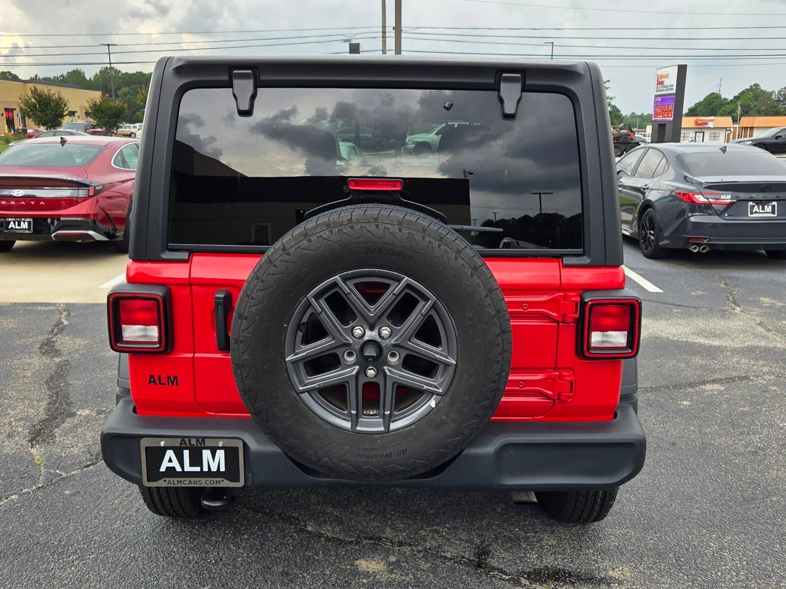 Used 2025 Jeep Wrangler Unlimited Sport AWD/4WD image 10