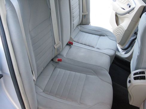 Used 2013 Ford Taurus SE image 30