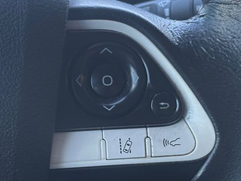 Used 2016 Toyota Prius Four w/ Advanced Technology Package image 13