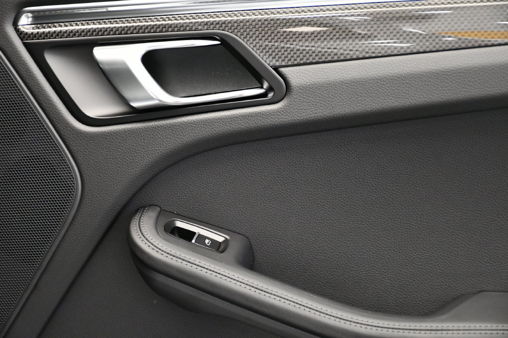 Certified 2026 Porsche Macan Turbo AWD/4WD image 53