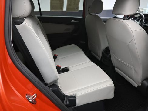 Used 2019 Volkswagen Tiguan SE FWD image 26