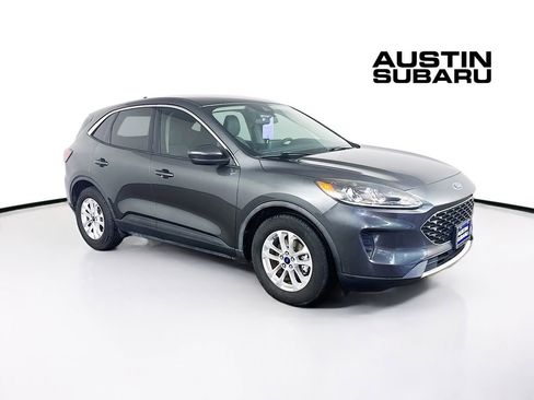 Used 2020 Ford Escape SE image 1
