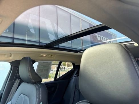 Certified 2025 Volvo XC40 B5 Core AWD/4WD image 26