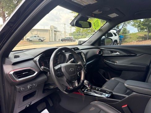 Used 2022 Chevrolet TrailBlazer RS w/ Convenience Package FWD image 12