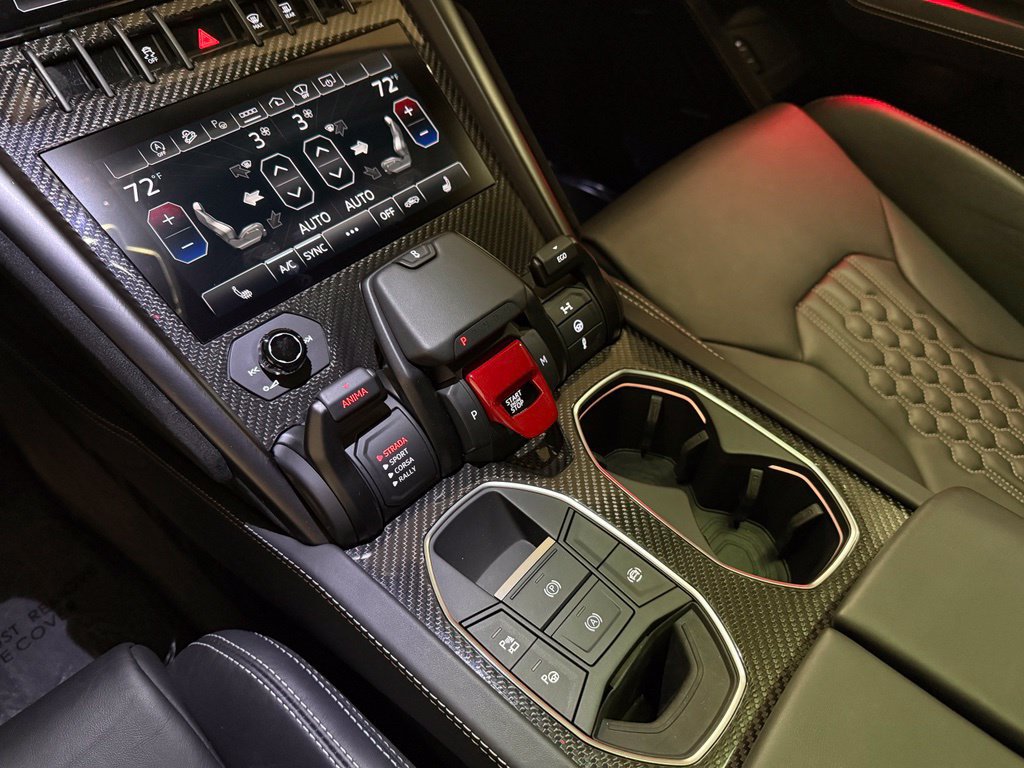 Used 2023 Lamborghini Urus Performante AWD/4WD image 19