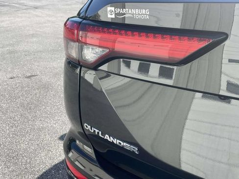 Used 2024 Mitsubishi Outlander SE FWD image 11