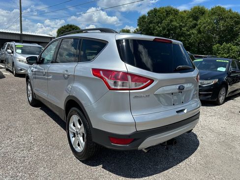 Used 2015 Ford Escape SE w/ Equipment Group 201A FWD image 4