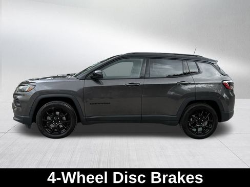 Certified 2022 Jeep Compass Altitude image 9
