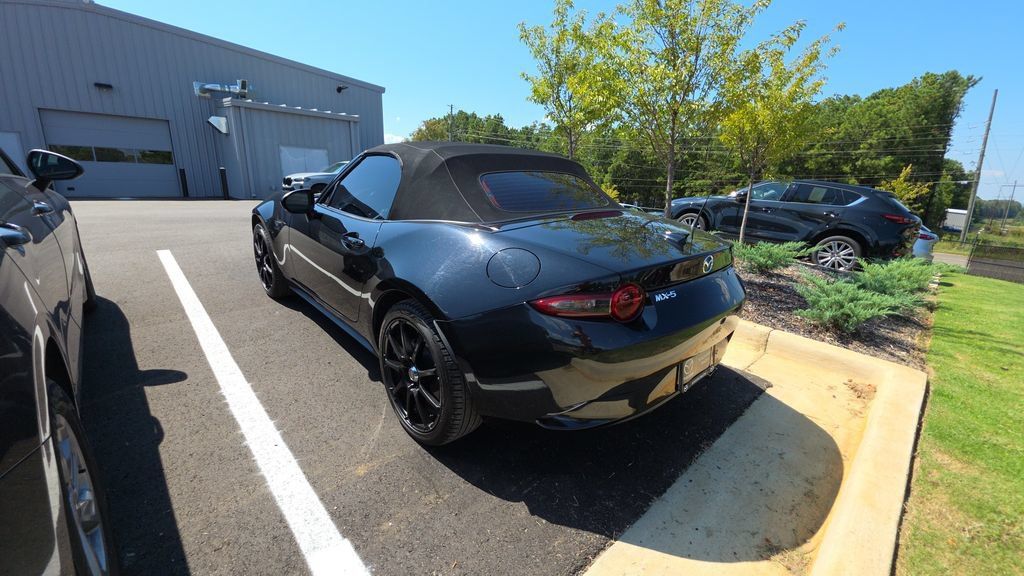 Used 2023 MAZDA MX-5 Miata Grand Touring RWD image 4