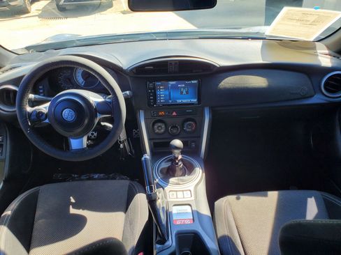 Used 2017 Toyota 86 image 23