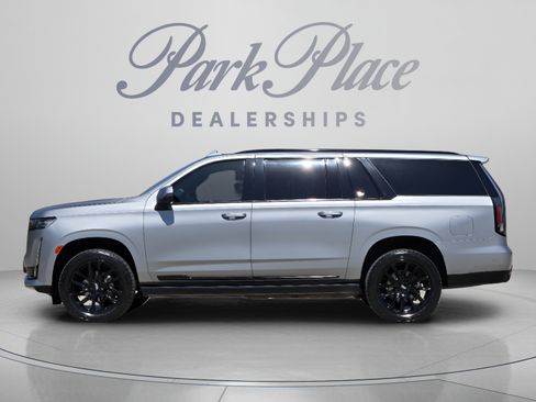 Used 2023 Cadillac Escalade ESV Sport Platinum w/ LPO, ONYX Package AWD/4WD image 2