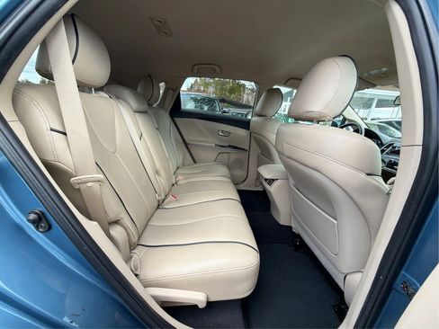 Used 2011 Toyota Venza AWD image 11