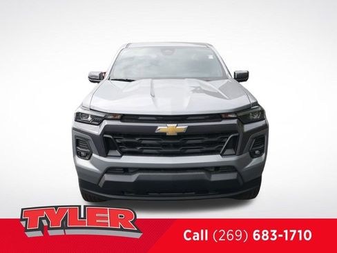 New 2026 Chevrolet Colorado LT w/ LT Convenience Package AWD/4WD image 2