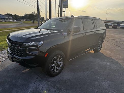 Used 2024 Chevrolet Suburban Z71 w/ Luxury Package image 5