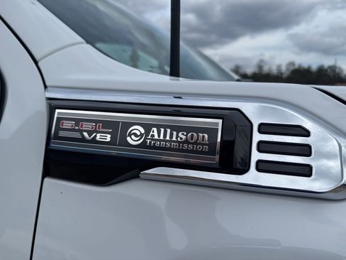 Used 2025 GMC Sierra 2500 Pro w/ Convenience Package image 5