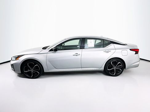 Used 2024 Nissan Altima 2.5 SR FWD image 4