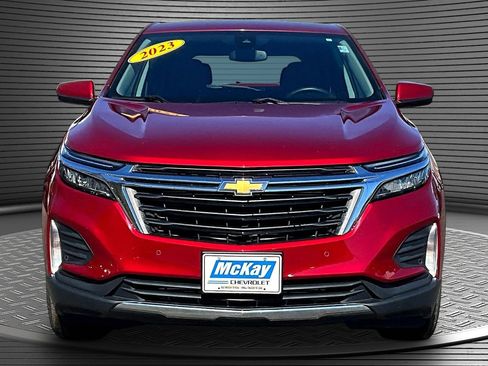 Used 2023 Chevrolet Equinox LT image 2