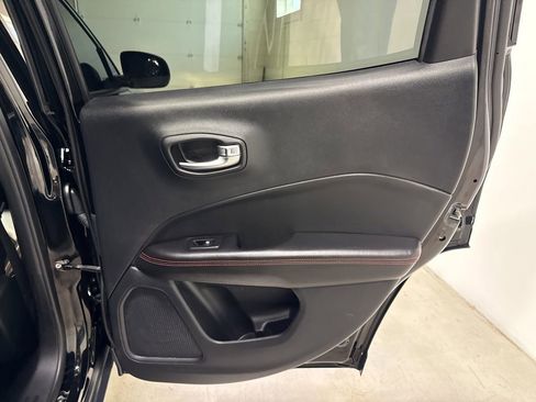 Used 2020 Jeep Compass Trailhawk AWD/4WD image 37