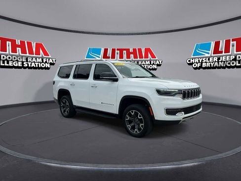 Used 2024 Jeep Wagoneer Series III AWD/4WD image 2