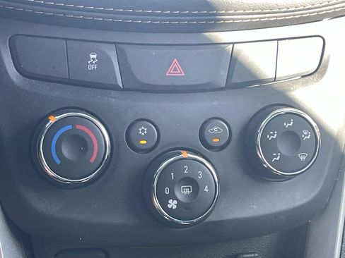 Certified 2022 Chevrolet Trax LS w/ Tint and Cruise Package image 19