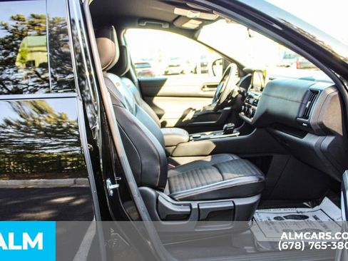 Used 2025 Nissan Pathfinder Rock Creek AWD/4WD image 22