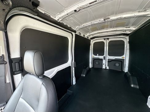 New 2026 Ford Transit 250 148 Medium Roof w/ Load Area Protection Package RWD image 20
