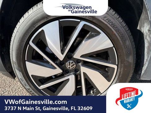 Certified 2025 Volkswagen Atlas SE image 29