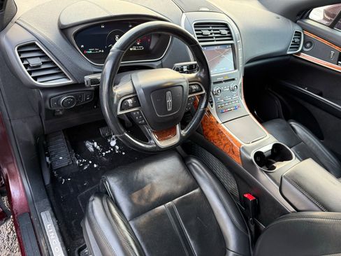 Used 2020 Lincoln Nautilus Reserve w/ Equipment Group 201A image 11