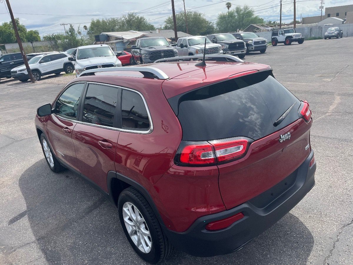 Used 2017 Jeep Cherokee Latitude w/ Comfort/Convenience Group FWD image 49
