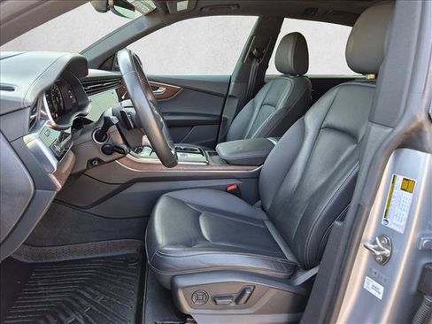 Used 2020 Audi Q8 Prestige w/ Prestige Package AWD/4WD image 16