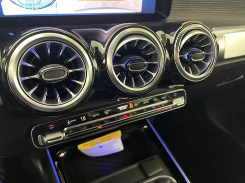 New 2026 Mercedes-Benz GLB 250 4MATIC image 32