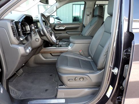 Certified 2026 GMC Sierra 1500 SLT AWD/4WD image 12