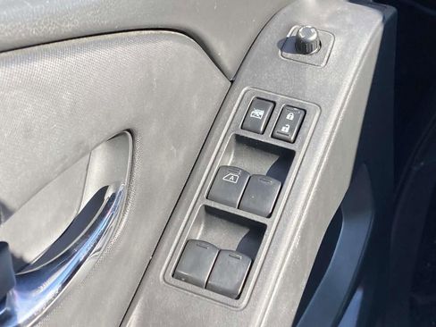 Used 2023 Nissan Frontier SV w/ SV Premium Package image 17