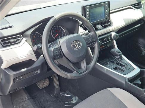 Used 2019 Toyota RAV4 XLE w/ Convenience Package FWD image 13