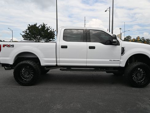 Used 2021 Ford F250 XLT w/ FX4 Off-Road Package AWD/4WD image 11