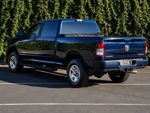 Used 2022 RAM 2500 Big Horn w/ Night Edition AWD/4WD image 5