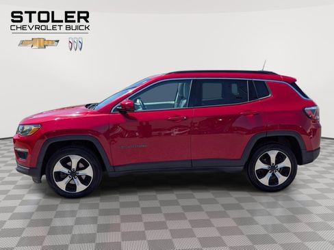Used 2018 Jeep Compass Latitude w/ Popular Equipment Group AWD/4WD image 2