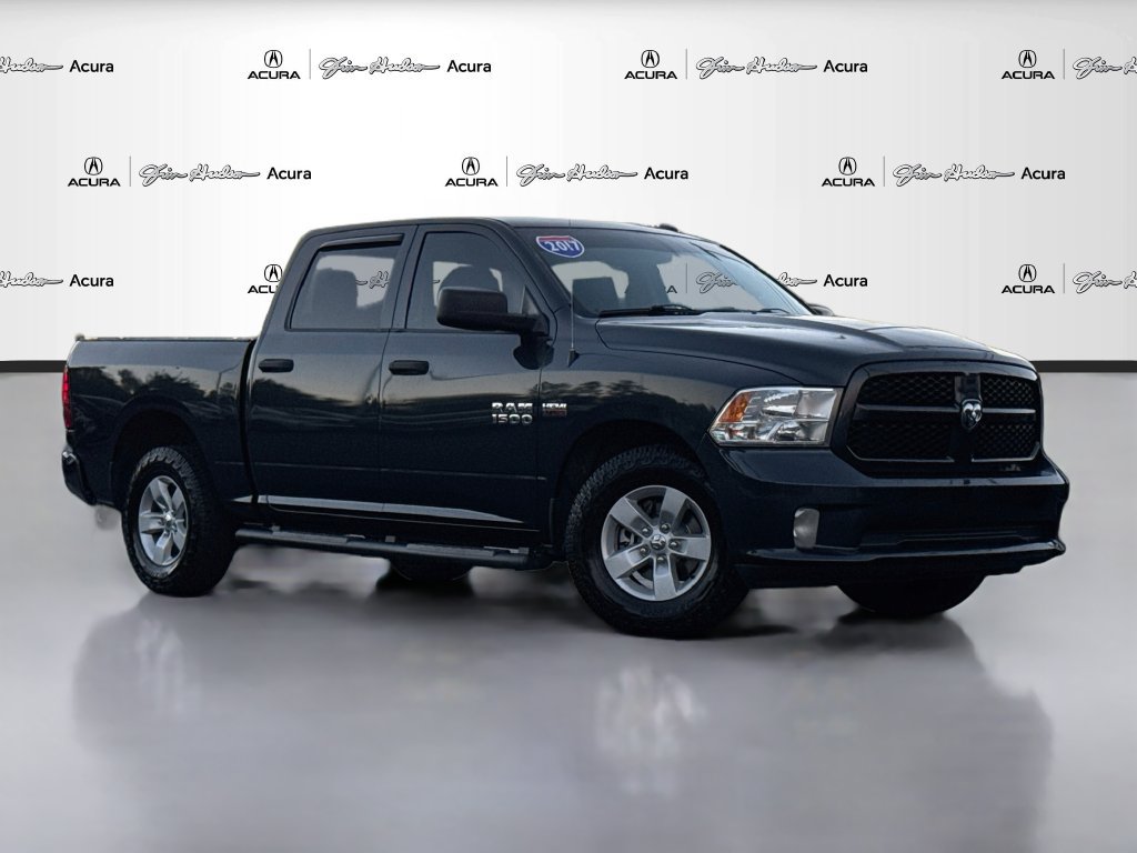 Used 2017 RAM 1500 Express RWD image 2
