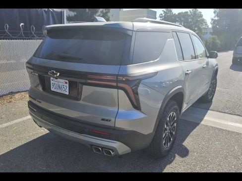 Used 2025 Chevrolet Traverse Z71 w/ Driver Confidence Package AWD/4WD image 4