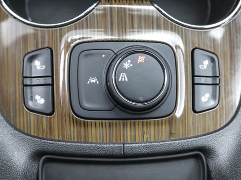 Certified 2023 GMC Acadia SLE w/ Driver Convenience Package image 25